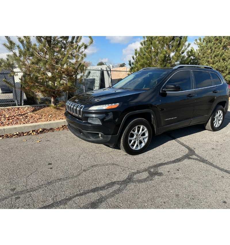 IMG_01_3_CHEROKEE LATITUDE