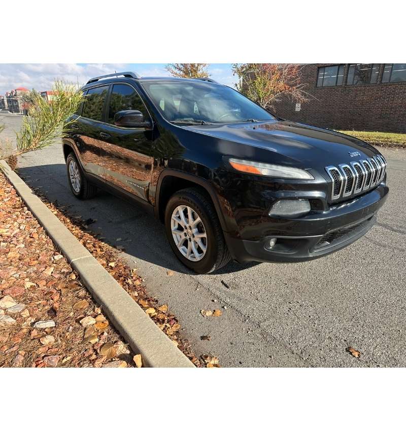 IMG_01_4_CHEROKEE LATITUDE