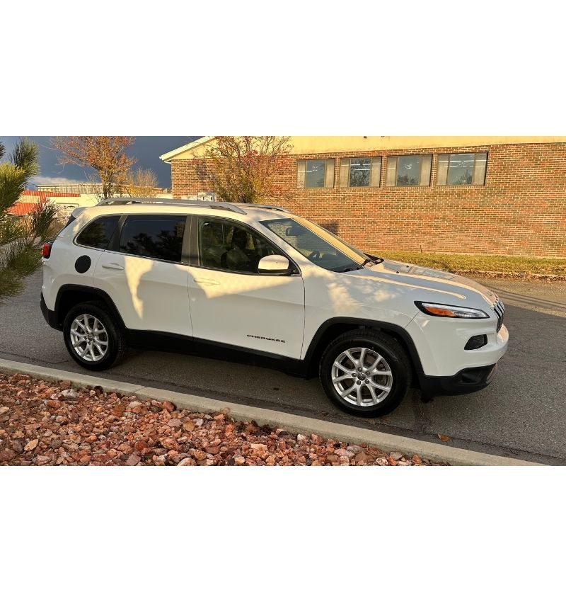 IMG_01_2_Cherokee Latitude 2015