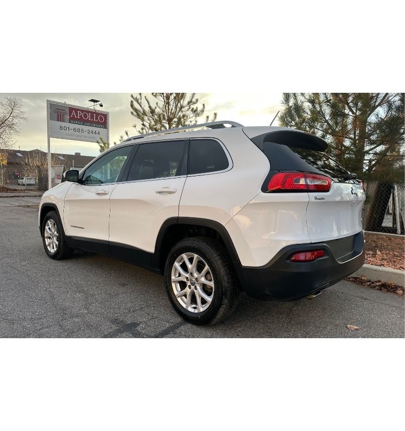 IMG_01_3_Cherokee Latitude 2015